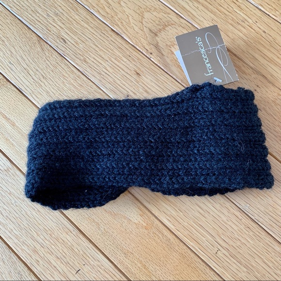 NWT Francesca’s Pearl Bow Knitted Earband - Picture 2 of 2